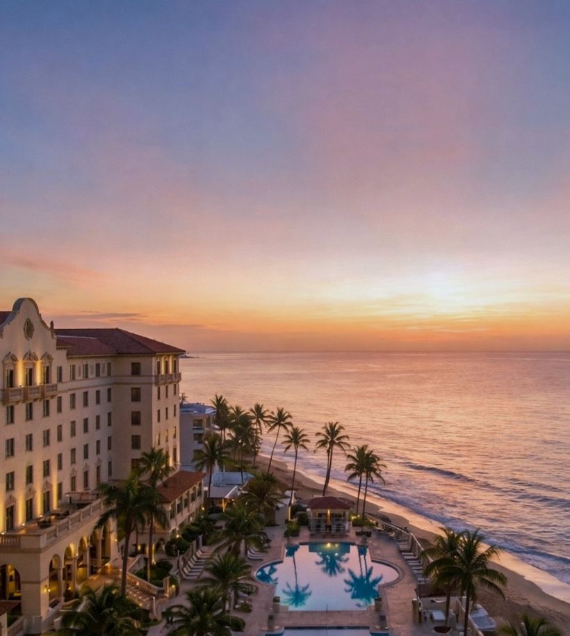 Condado Vanderbilt Hotel 西班牙复兴式主楼与海景泳池，面向大西洋